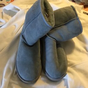 Ugg baby blue short size W10